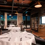 Roxanich Winery And Design 4* موتوفون