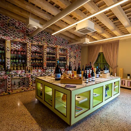 Roxanich Winery And Design