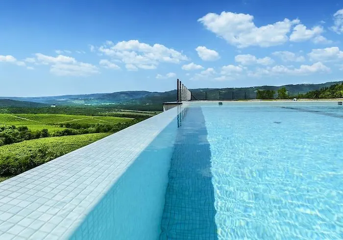 ROXANICH Winery&Design Hotel Motovun