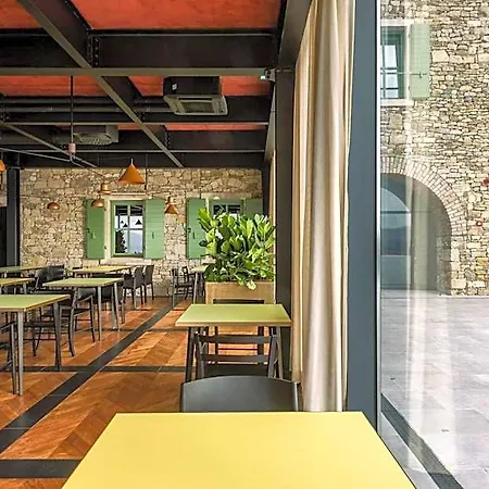 酒店 Roxanich Winery And Design 4*