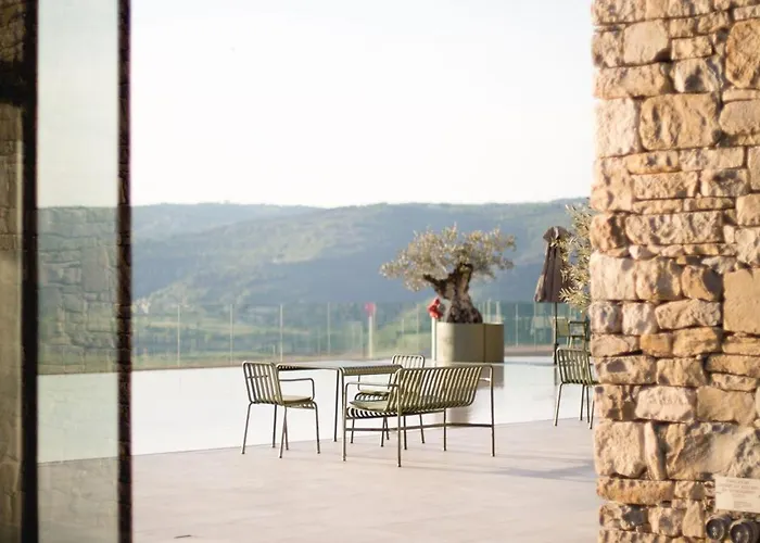 Roxanich Winery And Design Hotel فندق